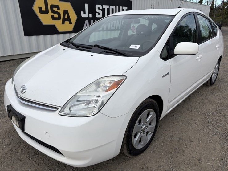 2009-toyota-prius-hybrid-sedan-image-1