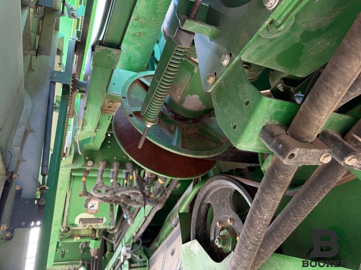 2012-john-deere-s670-combine-image-57