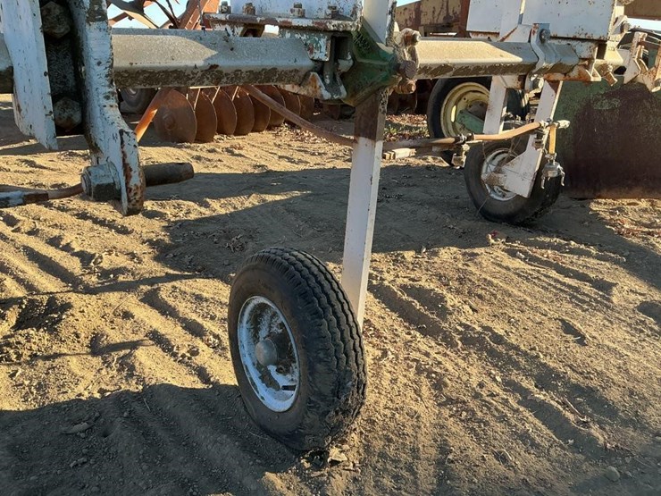 custom-25'-3-pt-fold-up-spray-bar-attachment-image-7