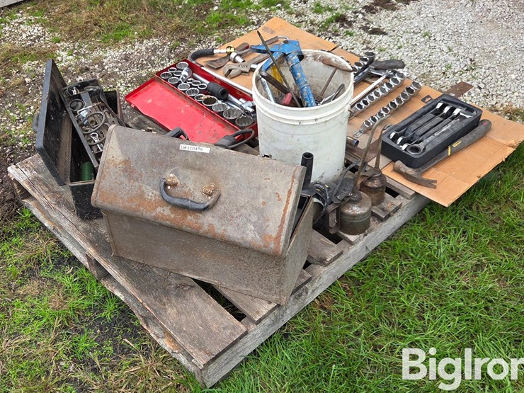 pallet-of-misc-tools-image-1