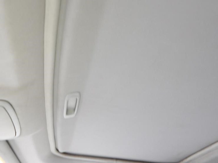 2016-toyota-rav4-xle-image-25