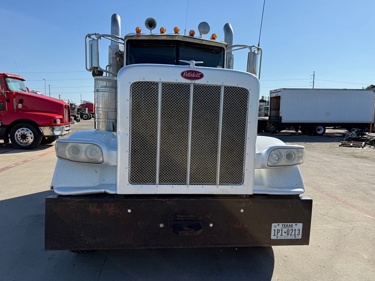 2016-peterbilt-389-image-7