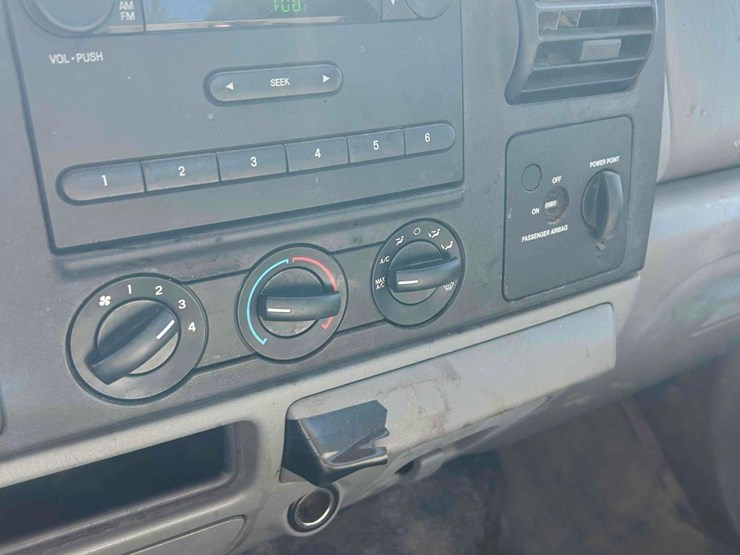 2005-ford-f250-xl-super-duty-s/a-regular-cab-sevice-truck-image-22