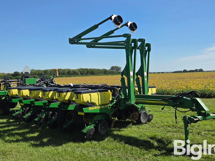 2005-john-deere-1770nt-planter-image-3