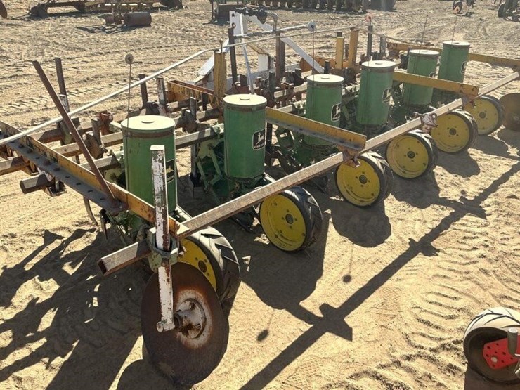 custom-3-pt-6-row-30"-jd-71-planter-bar-image-4