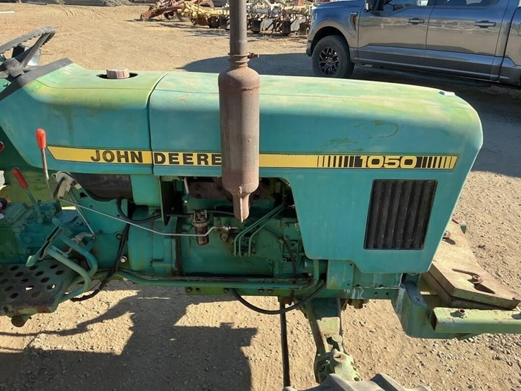 john-deere-1050-tractor,-mfwd-image-10