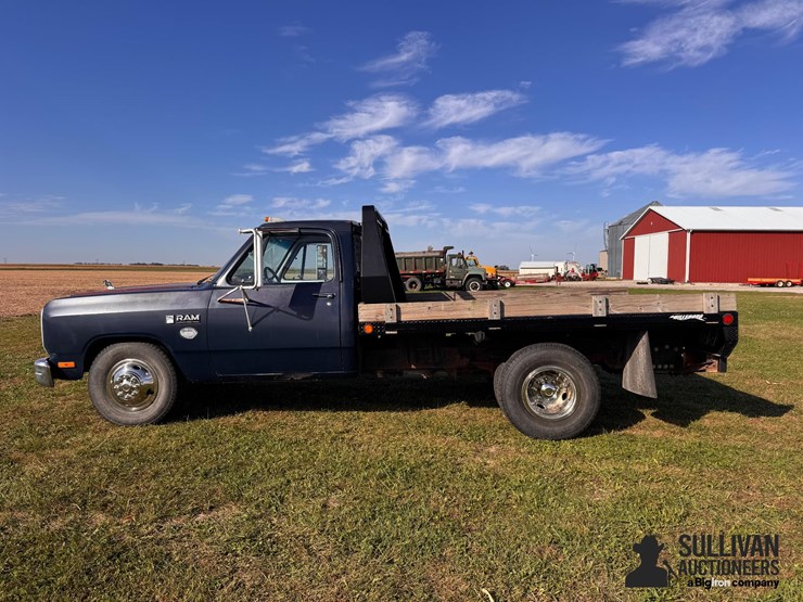 1989-dodge-d300-d350-pickup-truck-image-8