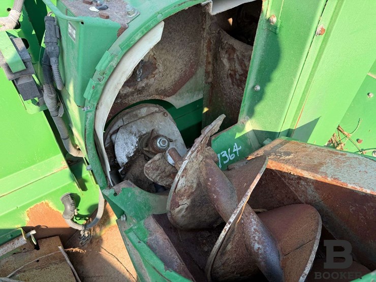 2012-john-deere-s670-combine-image-126