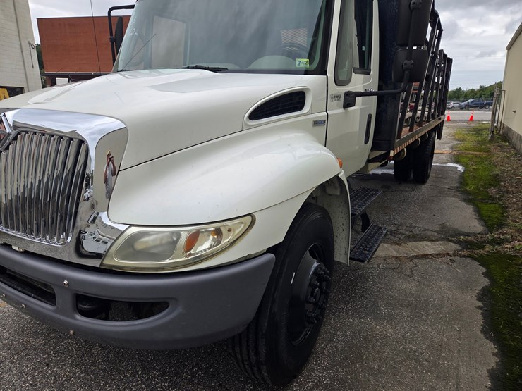#3-•-2008-international-4300-truck---2008-international-flat-bed-truck-/-vin:-1htmmaal68h651072-/-64,362-miles-image-5