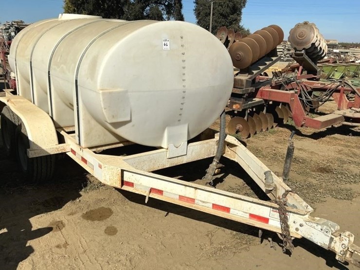 big-w-1600g-poly-tank-mixing-trailer-image-1