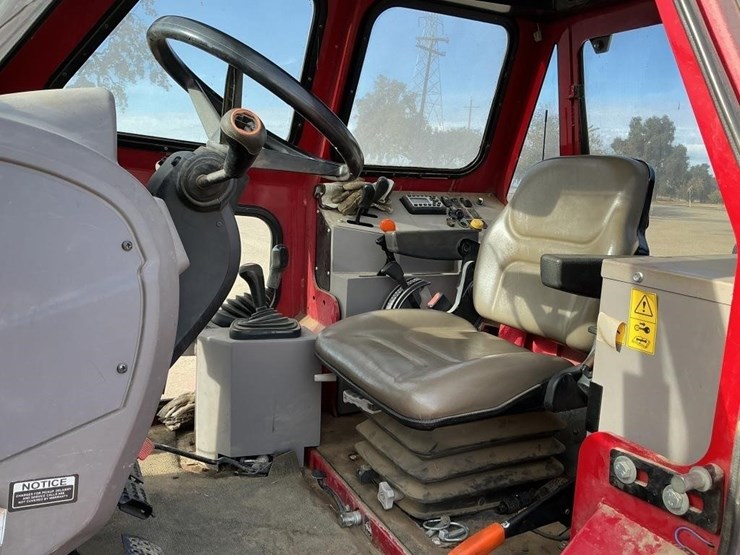 case-ih-120c-tractor,-mfwd,-1-owner-image-21