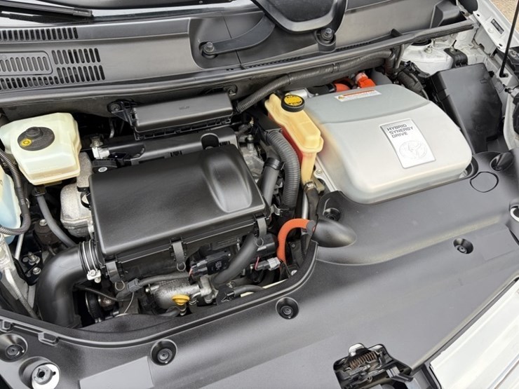 2009-toyota-prius-hybrid-sedan-image-12