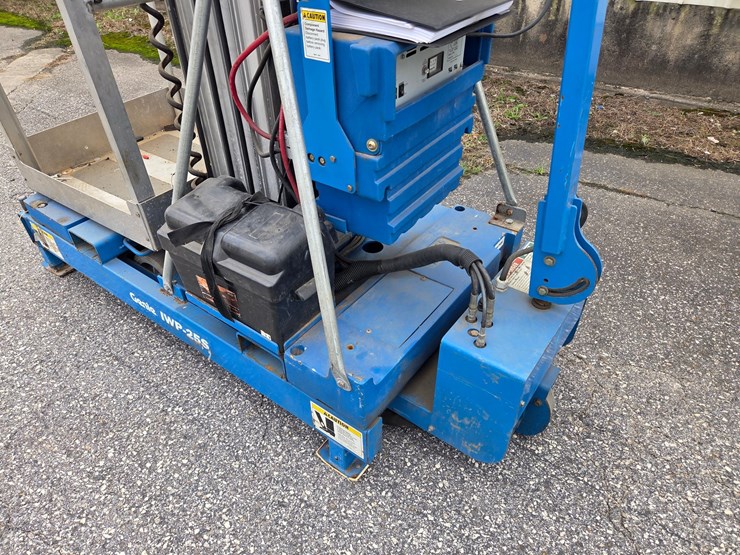 #14-•-genie-portable-lift-/-model:-twp-255-/-hours-not-known-image-17