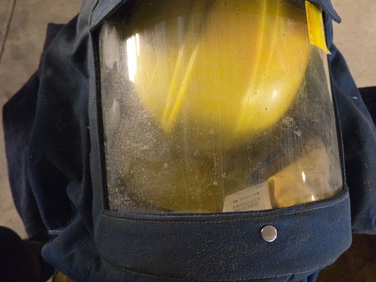 #99-•-electrical-insulation-suit-image-5