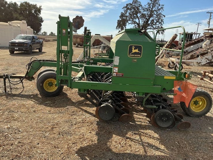 john-deere-1560-14'-pull-grain-drill-image-4