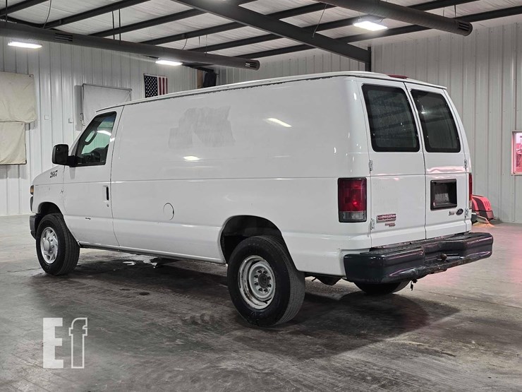 2013-ford-e250-image-4