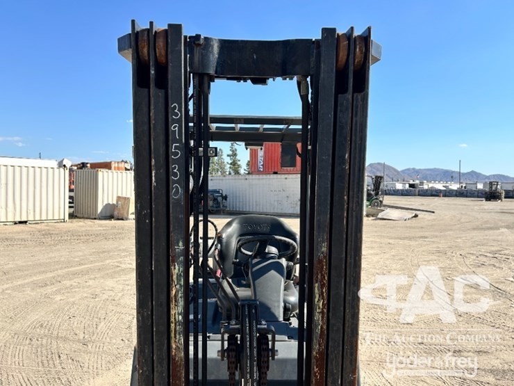 toyota-8fgcu18-forklift,-3,500#,-80'-mast,-3-stage,-189"-lift,-lpg,-canopy,-solid-tires.-image-10