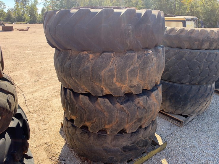 #41540-•-(4)-various-equipment-tires-image-2