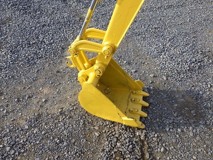 komatsu-pc28uu-image-9