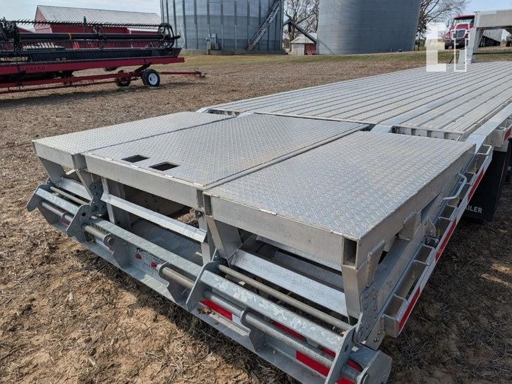 2013-crossman-gooseneck-trailer-image-8