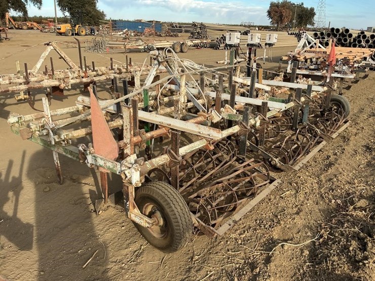 custom-3-pt-3-row-60"-cultivator-image-5