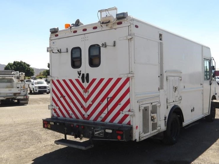 2002-workhorse-w62-image-4