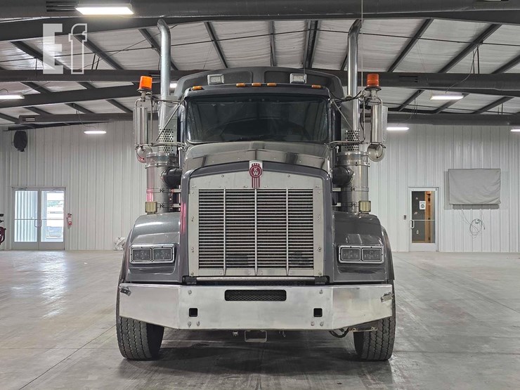2016-kenworth-t800-image-7