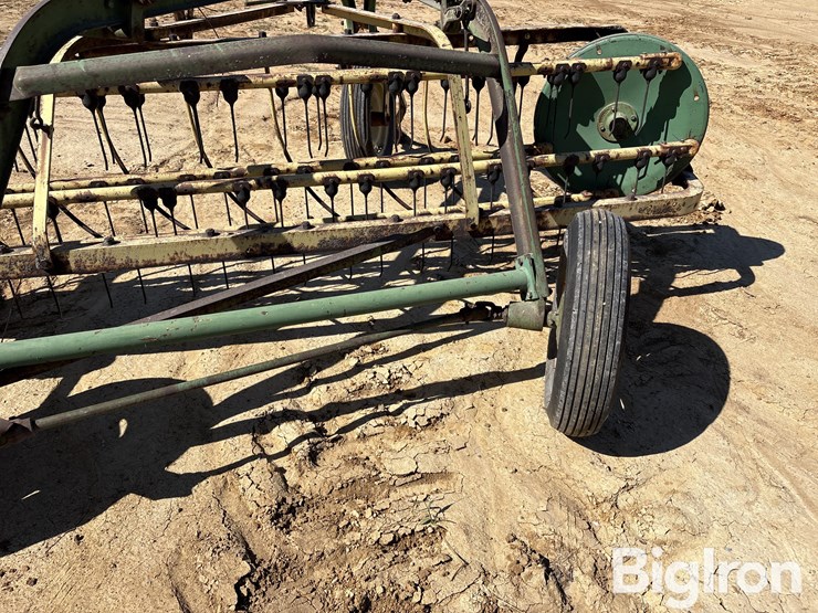 john-deere-660-rake-image-19