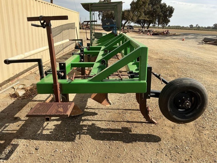 custom-3-pt-3-row-60"-drip-tape-retriever-image-3
