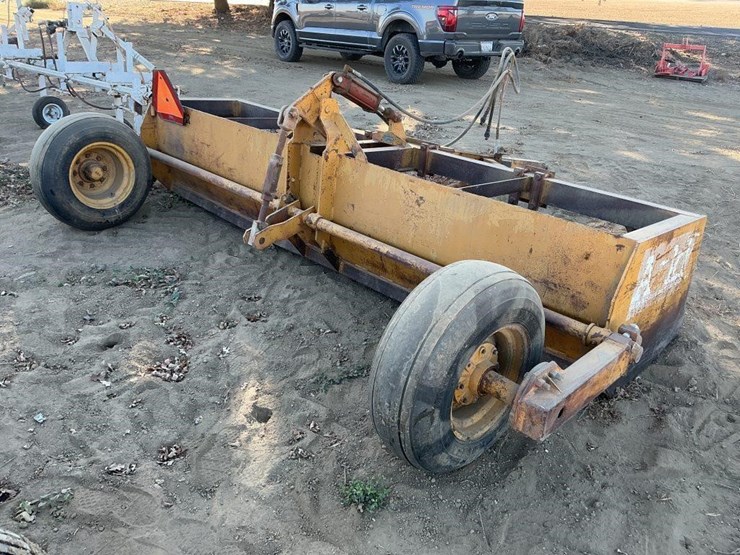 towner-12'-drag-box-scraper-image-5