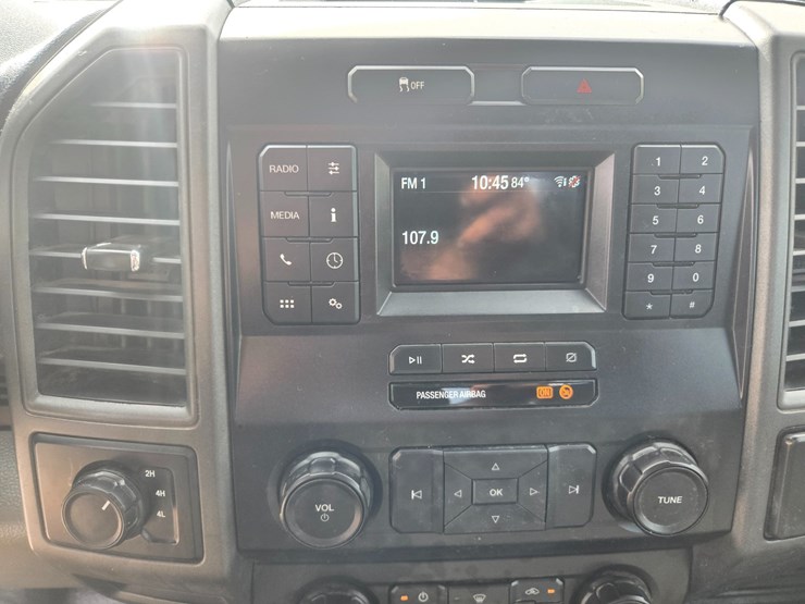 2021-ford-f350-image-39
