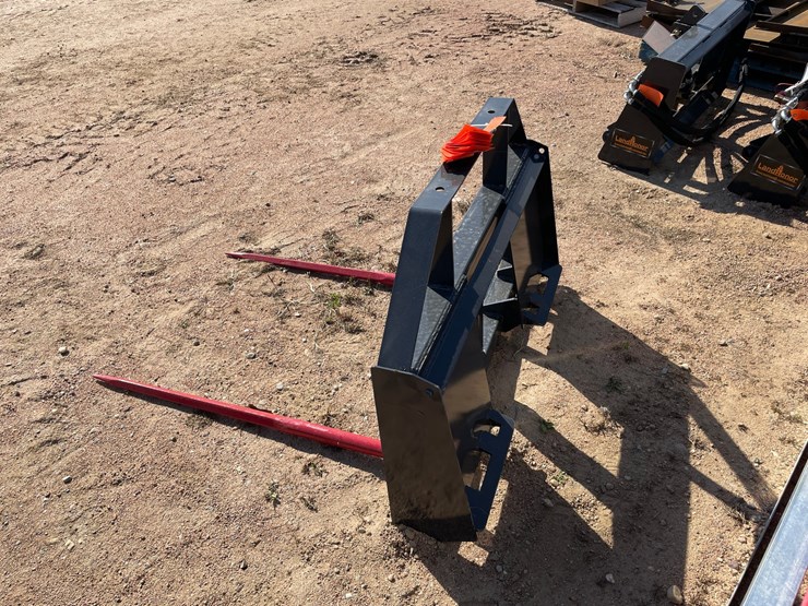 #4113-•-landhonor-skid-steer-bale-spear-attachment-image-3