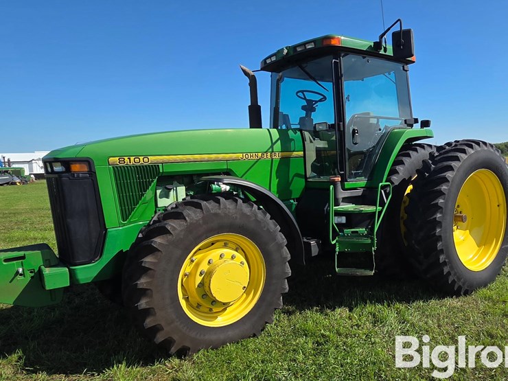 1995-john-deere-8100-mfwd-tractor-image-1