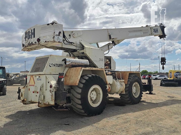 p&h-century-rough-terrain-crane-3720-image-3