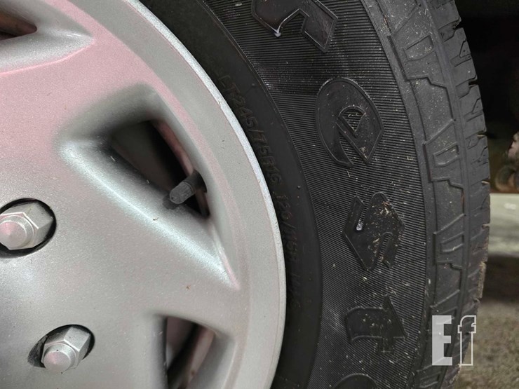 2013-ford-e250-image-21