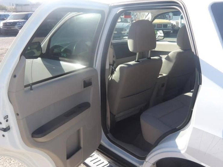 2012-ford-escape-image-13
