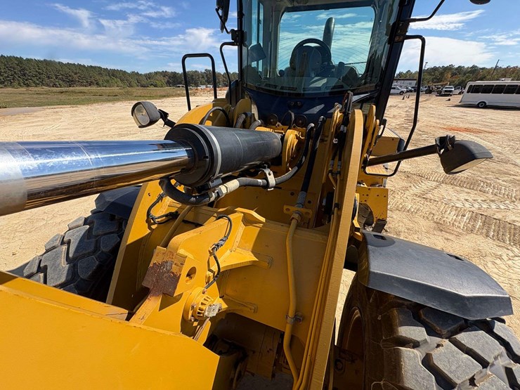 2018-caterpillar-930-r/t-wheeled-loader-(5,129-hours)-image-32