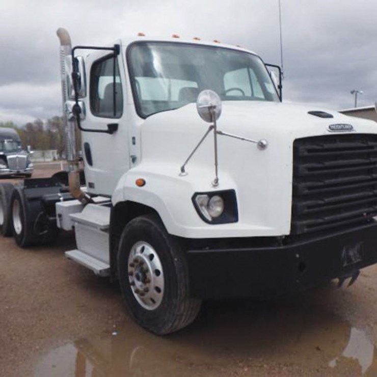 2019 FREIGHTLINER 114SD