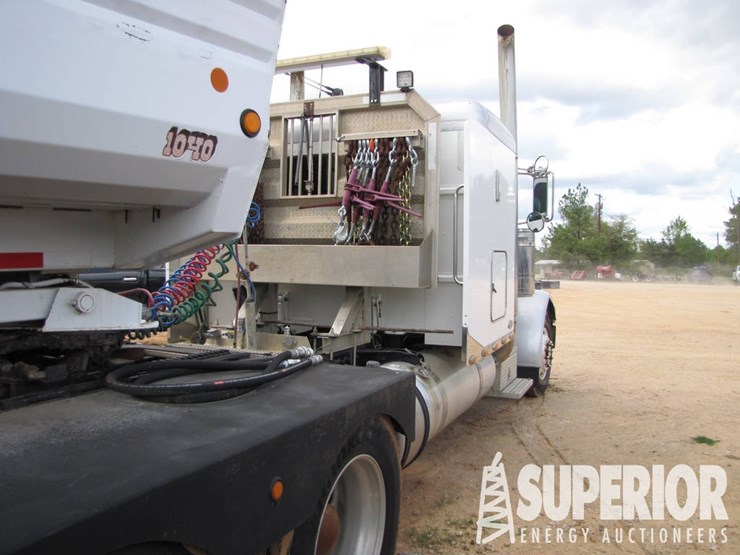 2007-peterbilt-379-s/a-sleeper-haul-truck-image-4