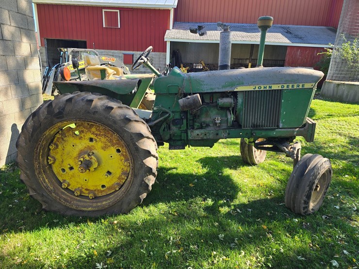 john-deere-3010-image-11