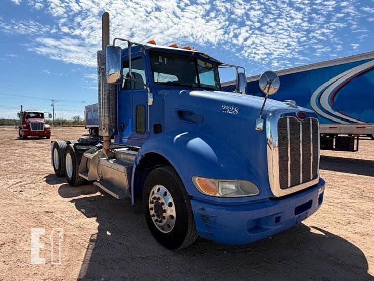 2013-peterbilt-386-image-2