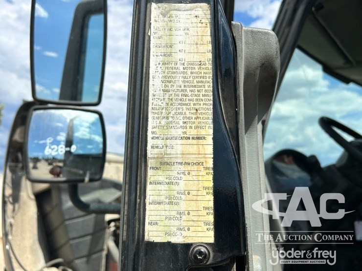 2003-international-7400-image-18