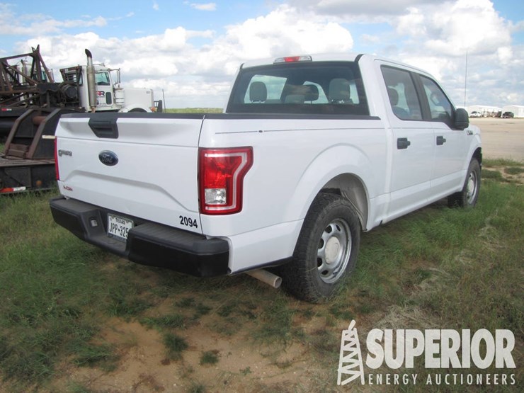 2017-ford-f-150-xl-crew-cab-pickup-image-3