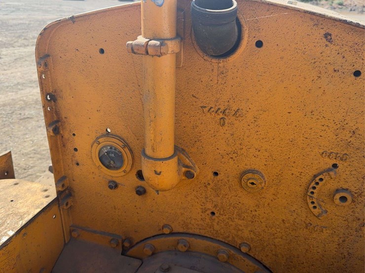 caterpillar-ten-image-36