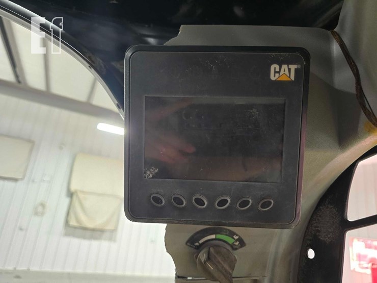 2018-caterpillar-299d2-image-21