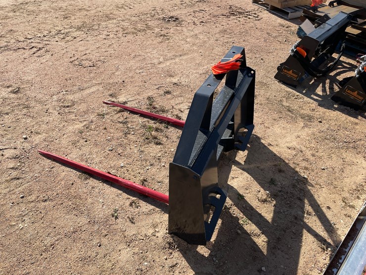 #4112-•-landhonor-skid-steer-bale-spear-attachment-image-4