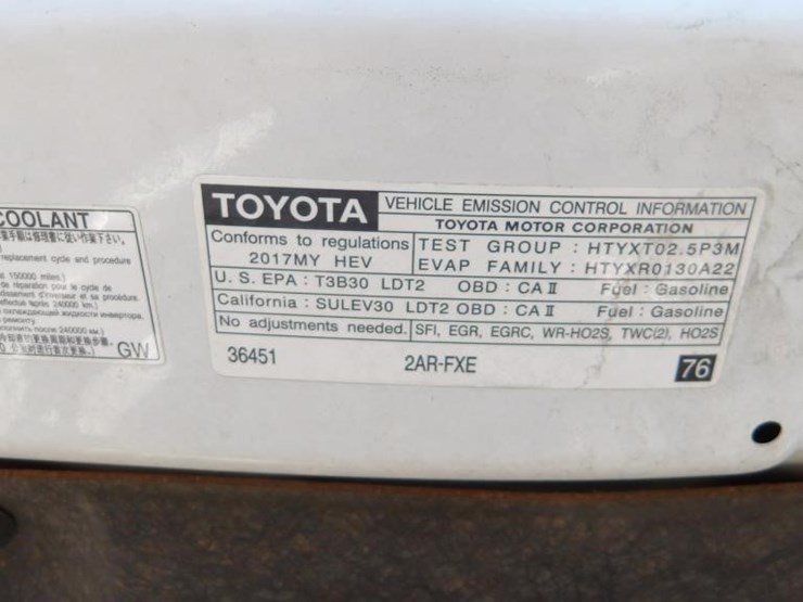 2017-toyota-rav4-xle-image-10