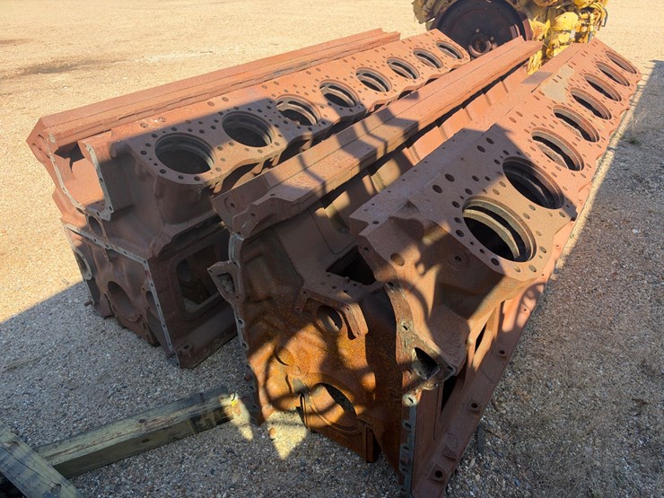 #46910-•-(2)-16-cylinder-engine-blocks-image-2