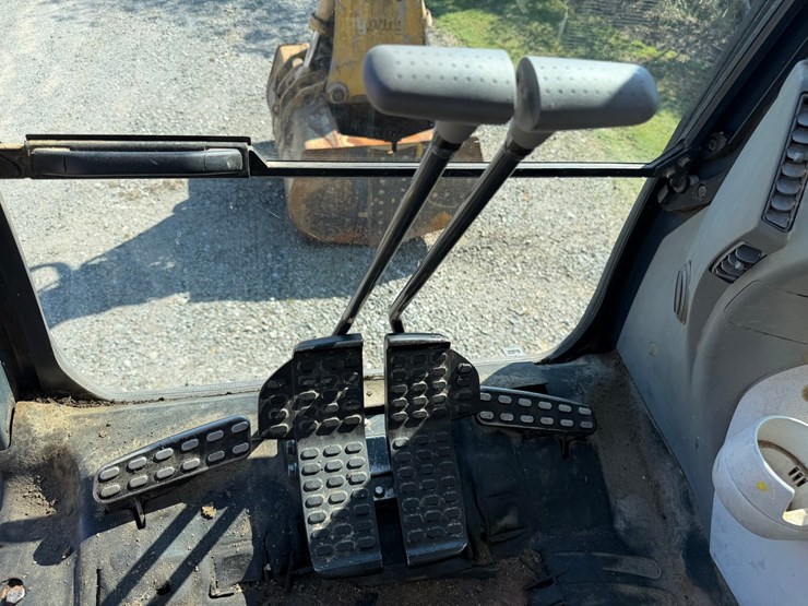 #4098-•-2015-john-deere-870g-lc-excavator-image-147
