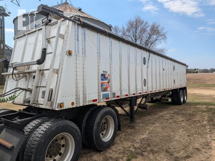 2015-merritt-grain-hopper-image-1